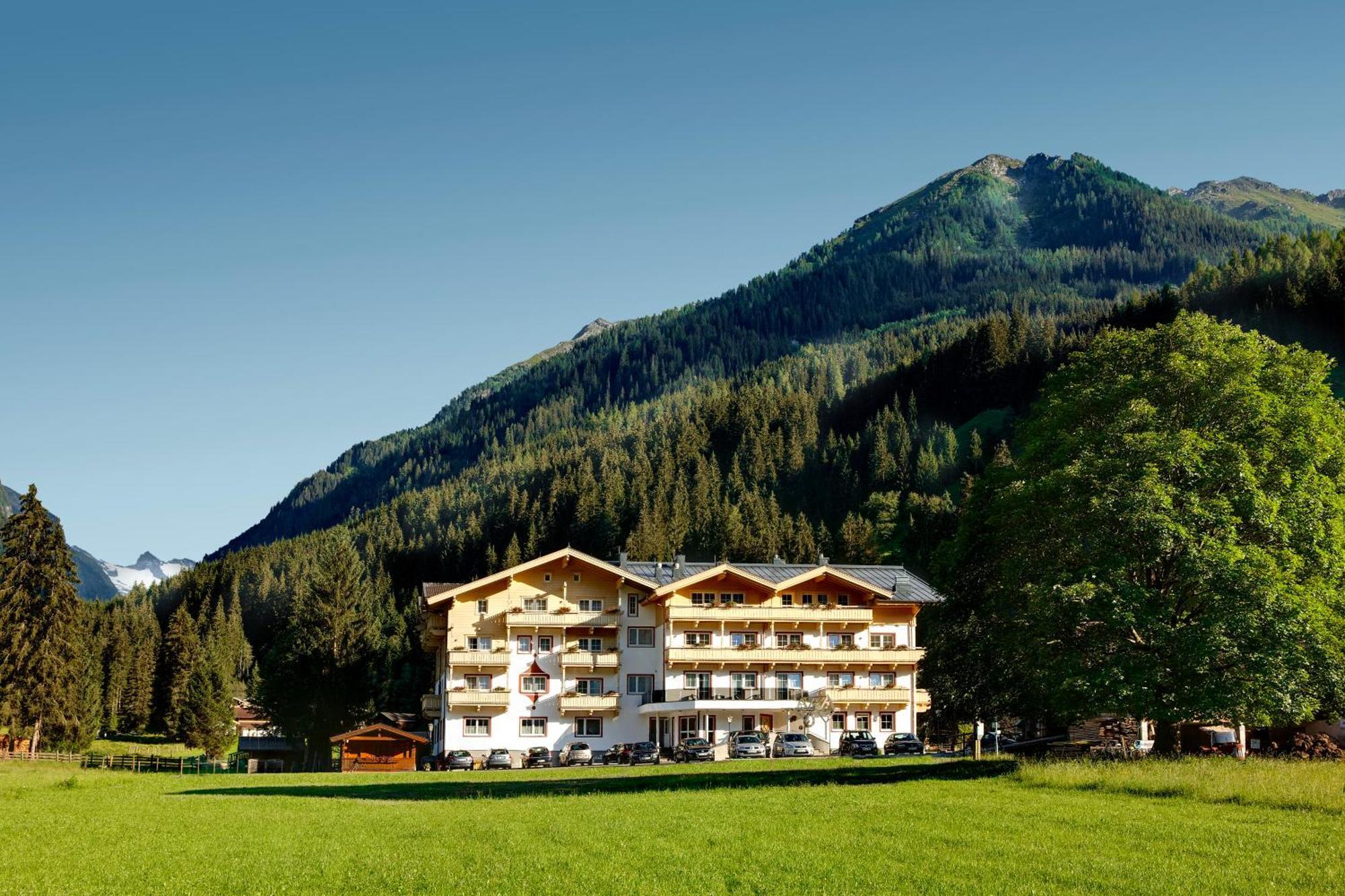 Hotel Grundlhof ブラームベルク・アム・ヴィルトコーゲル エクステリア 写真