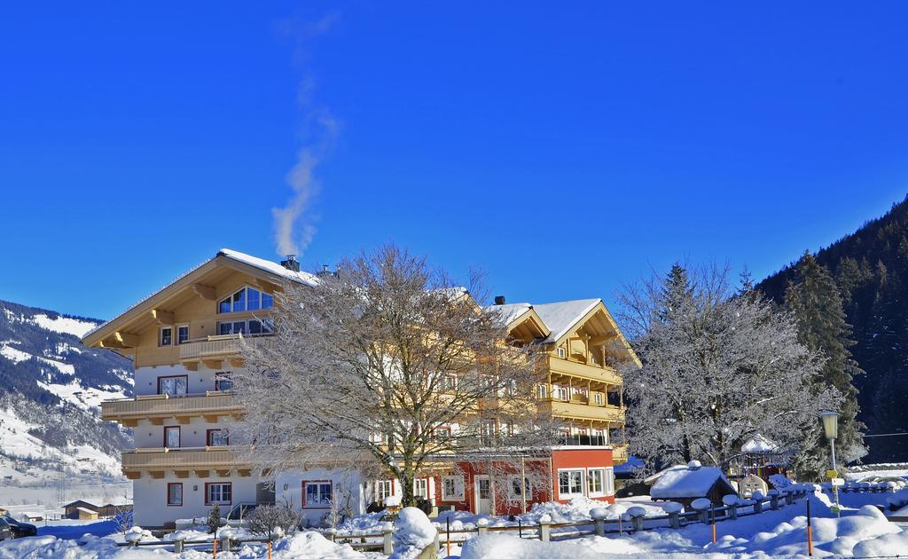 Hotel Grundlhof ブラームベルク・アム・ヴィルトコーゲル エクステリア 写真