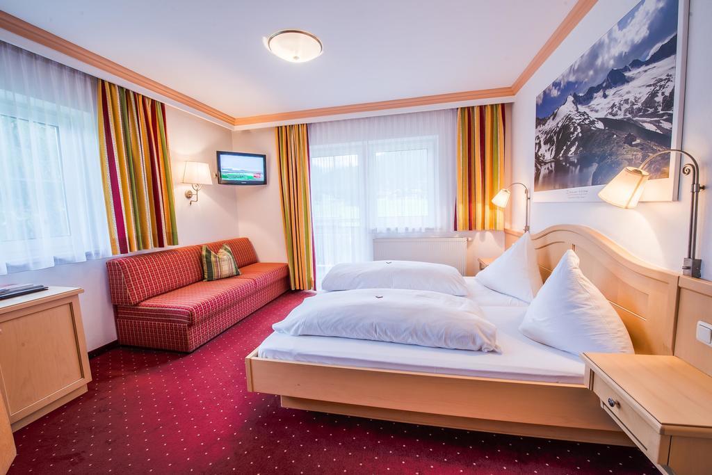 Hotel Grundlhof ブラームベルク・アム・ヴィルトコーゲル エクステリア 写真