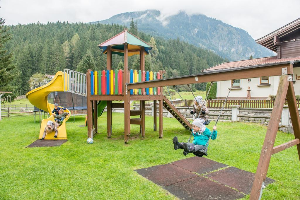 Hotel Grundlhof ブラームベルク・アム・ヴィルトコーゲル エクステリア 写真