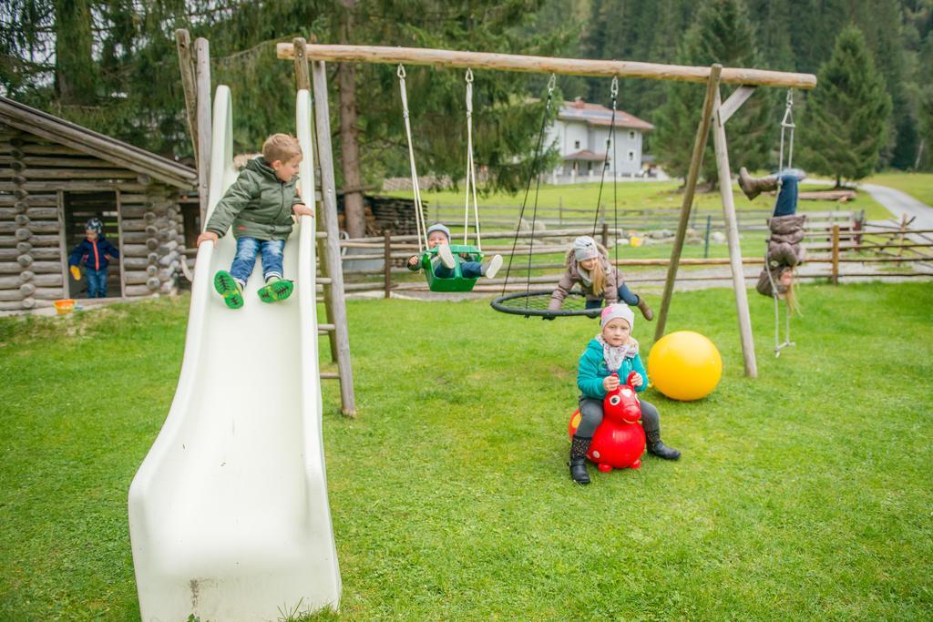 Hotel Grundlhof ブラームベルク・アム・ヴィルトコーゲル エクステリア 写真
