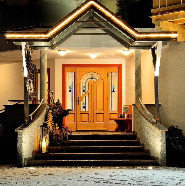 Hotel Grundlhof ブラームベルク・アム・ヴィルトコーゲル エクステリア 写真